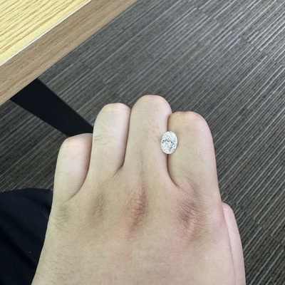 2.09ct किफायती प्रयोगशाला में उगाए गए हीरे VS1 स्पष्टता ई रंग अंडाकार आकार